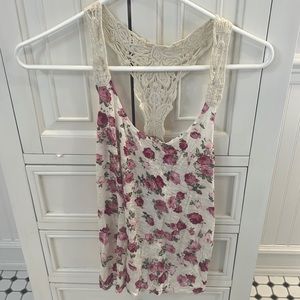 NWT Flowy Cropped Racerback tank